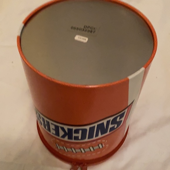 2003 Snickers Football Tin Canister (Empty) With Zippered Lid - Picture 7 of 7